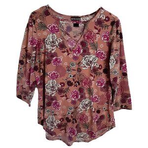 Kristin Nicole Blouse Size SMALL 3/4 Sleeve Floral Feminine Fairy Stylish V-Neck